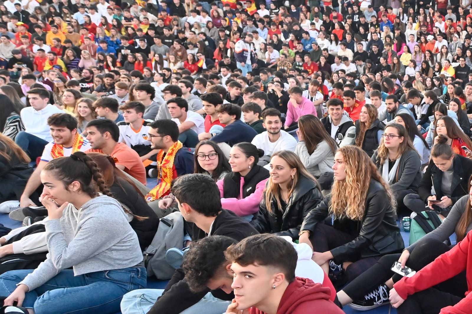 Galería: Más de mil aficionados se congregan para celebrar la goleada de España en la UJI