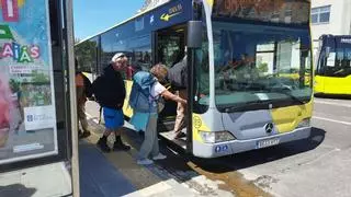 Los usuarios aplauden el estreno del autobús directo al aeropuerto: "A liña 6 estaba moi saturada"