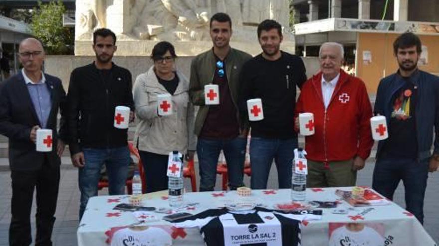 Iniciativa El club albinegro colabora en el Día de la Banderita