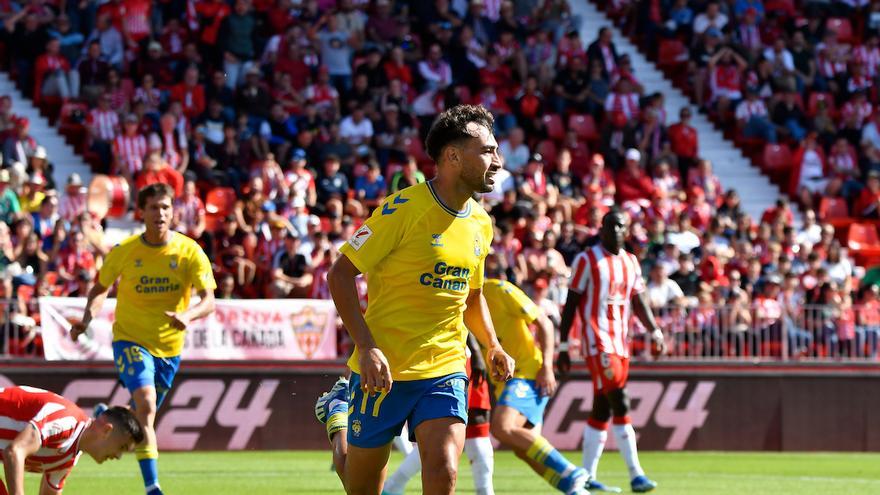 Las Palmas agrava en el descuento la crisis de un pobre Almería (1-2)