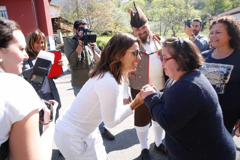 Eva Longoria visita su edén asturiano