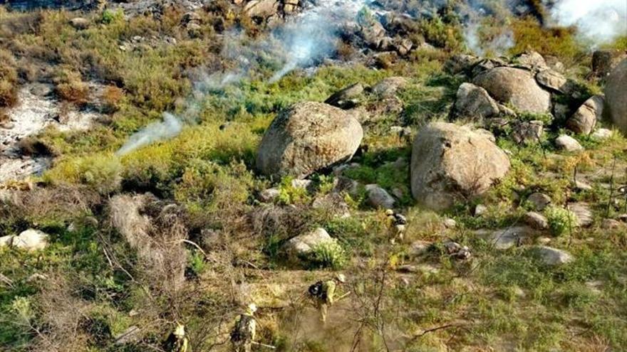 El Infoex trabaja para apagar dos incendios en Santibáñez el Alto y Casillas de Coria