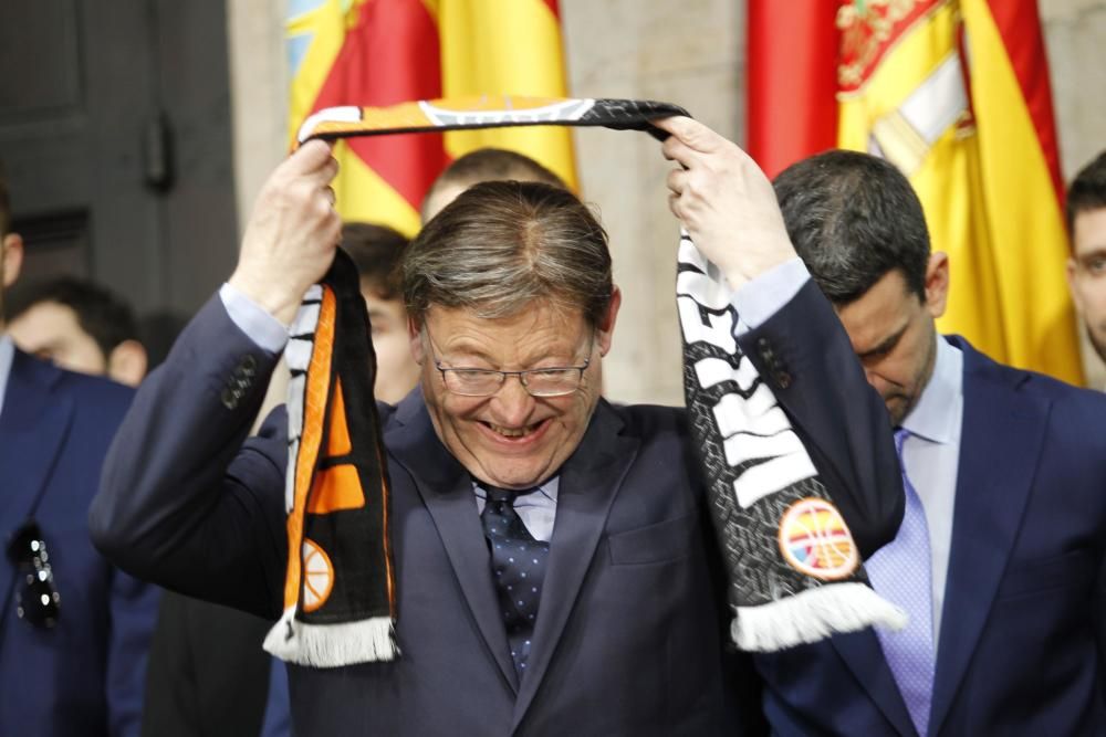 Celebración del triunfo en la Eurocup del Valencia Basket en València