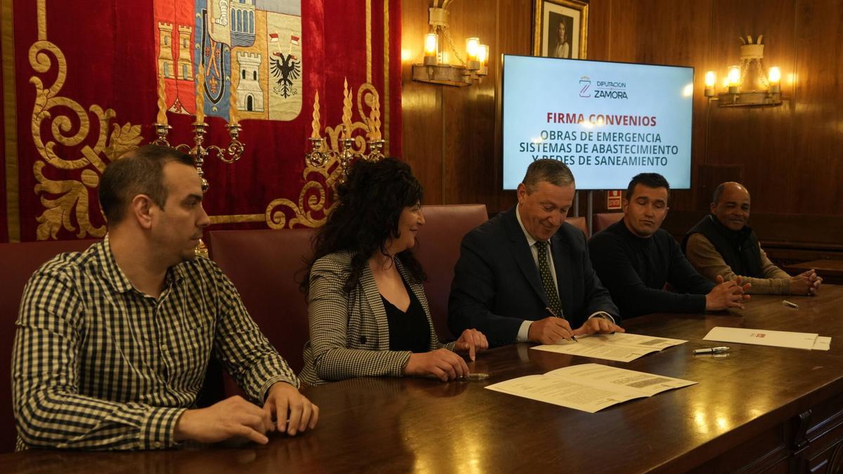 FIRMA DE CONVENIOS PLAN DE EMERGENCIA DE ACTUACIONES DE ABASTECIMIENTO Y SANEAMIENTO 2025