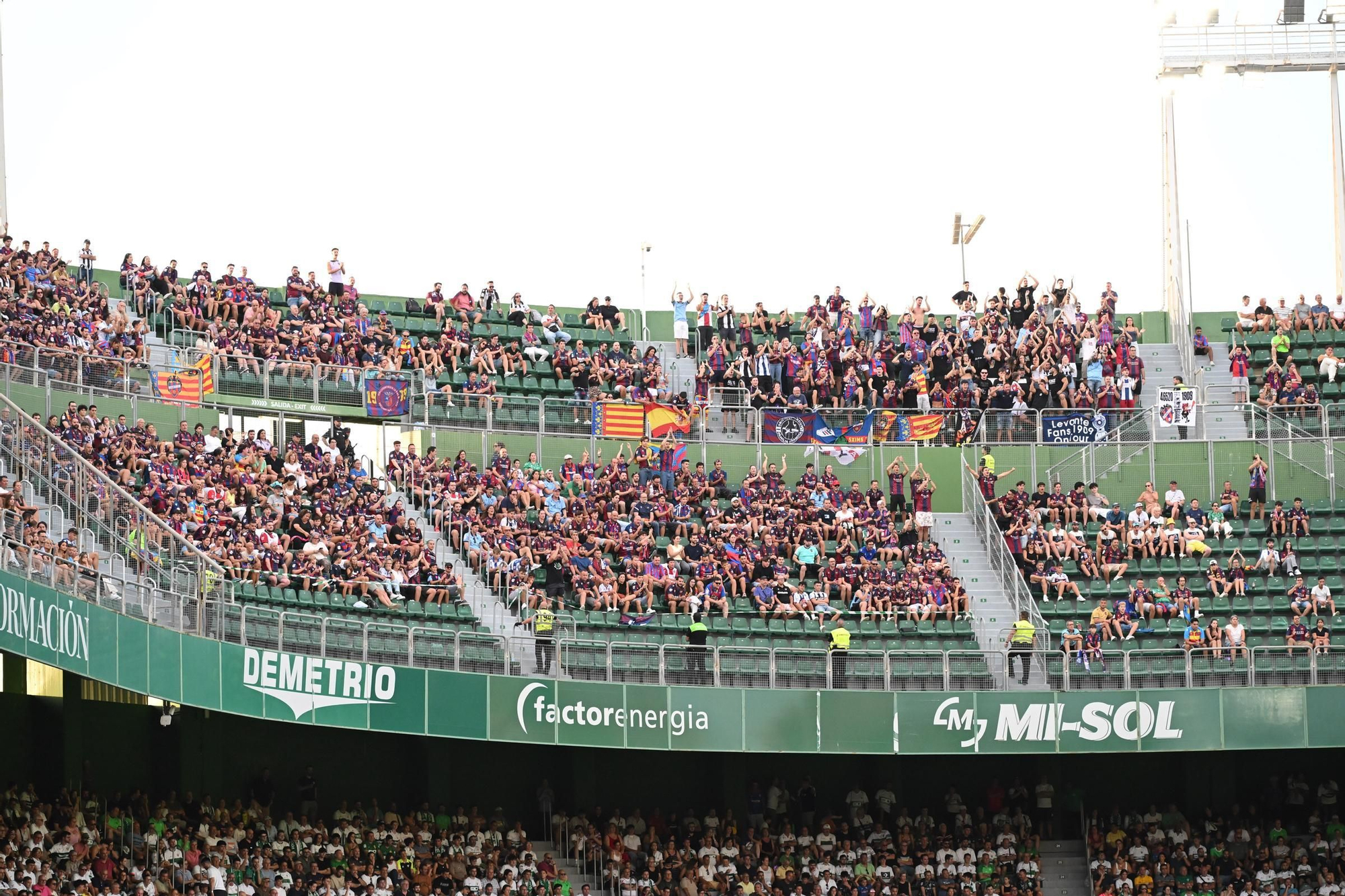 Las mejores imágenes del la victoria del Elche CF frente al Levante (2-0)