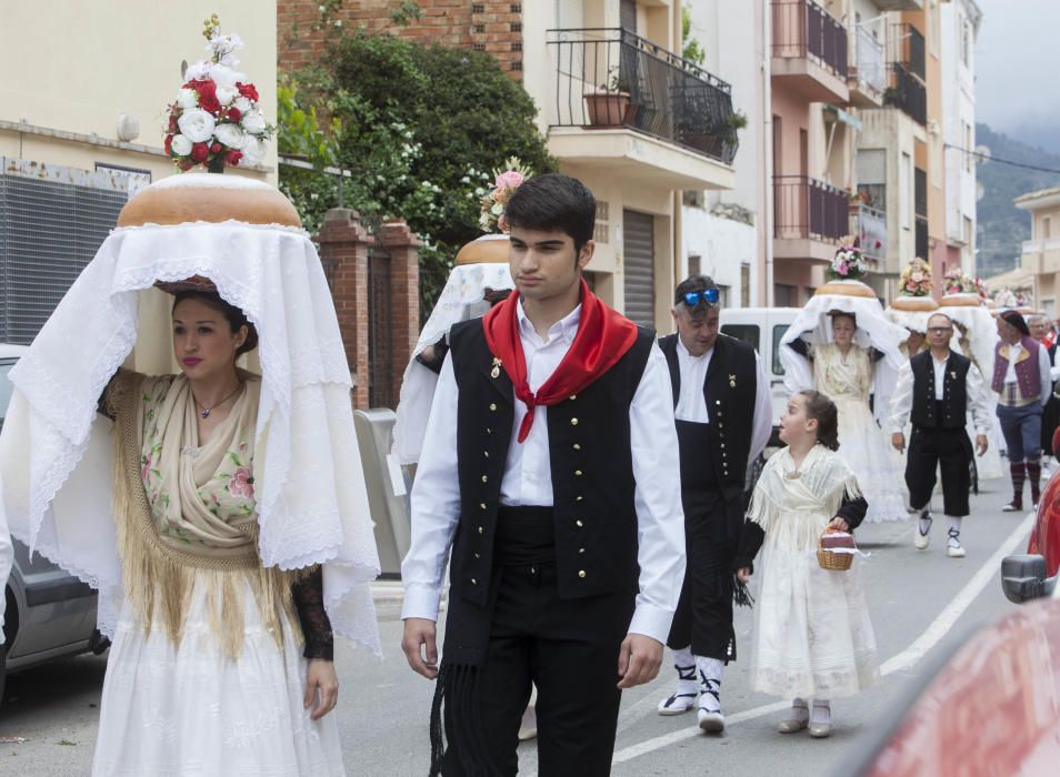 Tradición del Pa Beneït de La Torre de les Maçanes