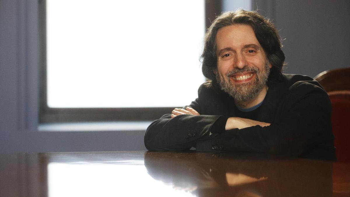 El autor Andrés Neuman, este jueves en el Paraninfo de la Universidad de Zaragoza.