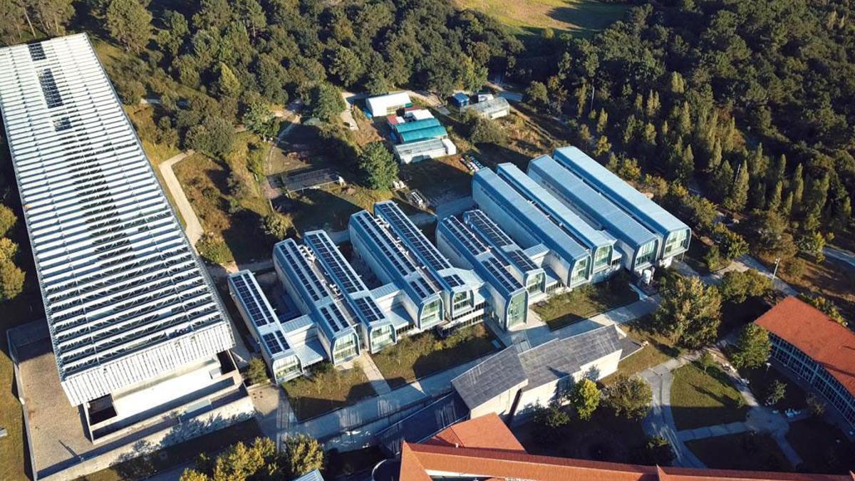Imagen aérea del Centro de Investigación en Nanomateriales y Biomedicina (Cinbio) de la UVigo.