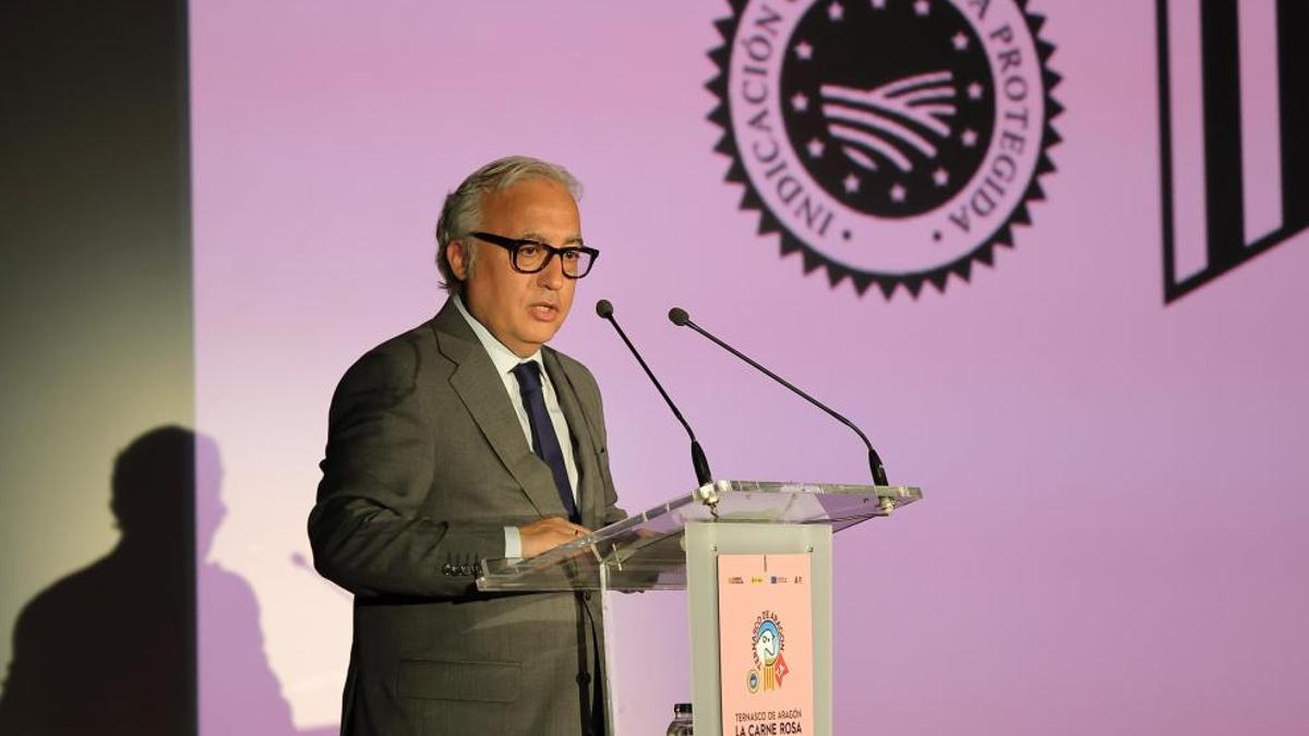 El consejero de Agricultura, Ganadería y Alimentación, Javier Rincón, en la presentación de la campaña promocional