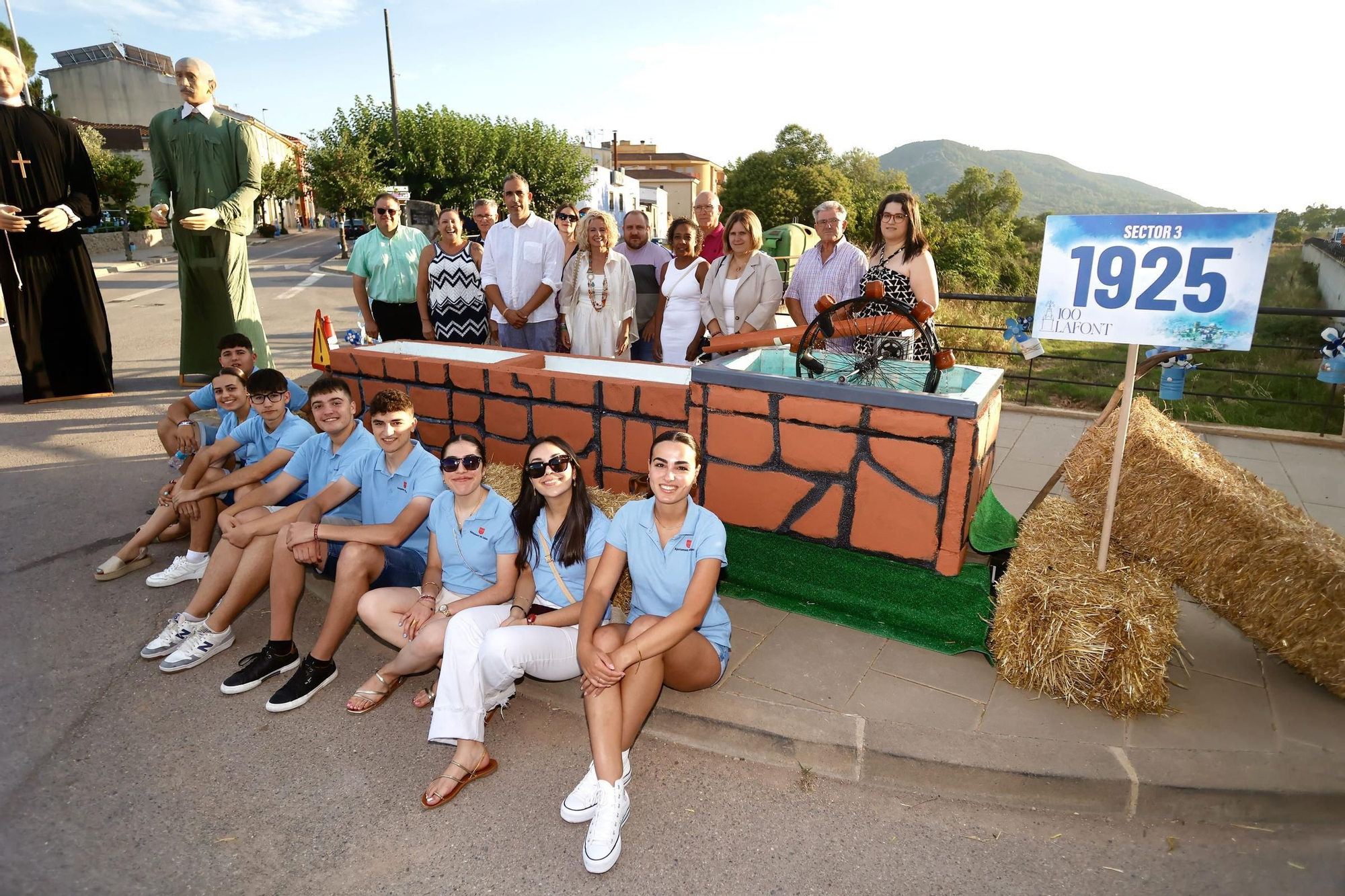 Les Festes de l’Aigua exhiben la creatividad de los monumentos de los cuatro sectores de Cabanes