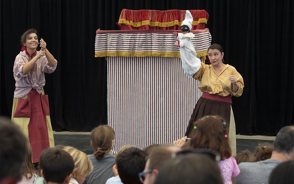 Espectáculos en el Parc de l’Escorxador en la foto Teatro San Carlino: Pulcinella in favola