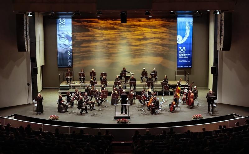 Jordi Saval y la Orquesta de las Naciones