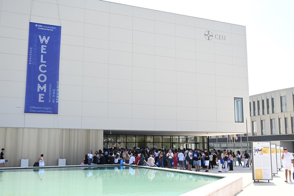 Estudiantes de la CEU UCH durante las Jornadas de Bienvenida del curso 2026/27