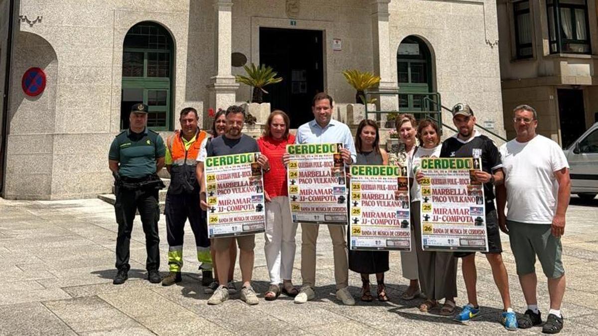 Concello y comisión presentaron el programa de fiestas conjuntamente.