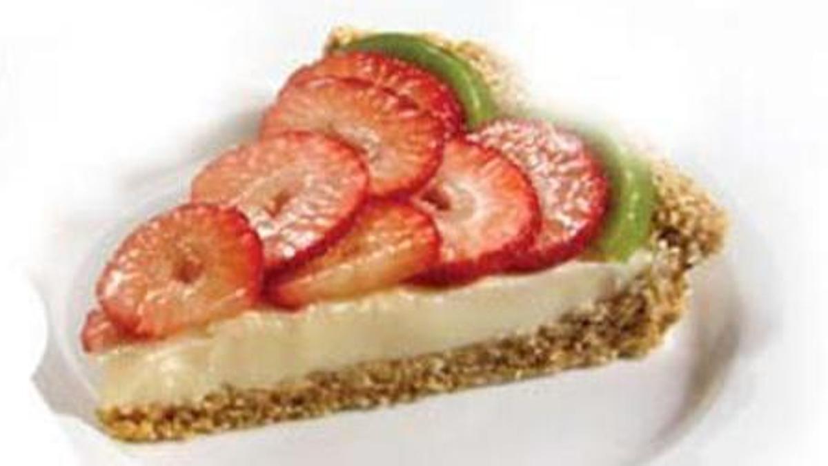 Tarta de crema y fruta fresca.