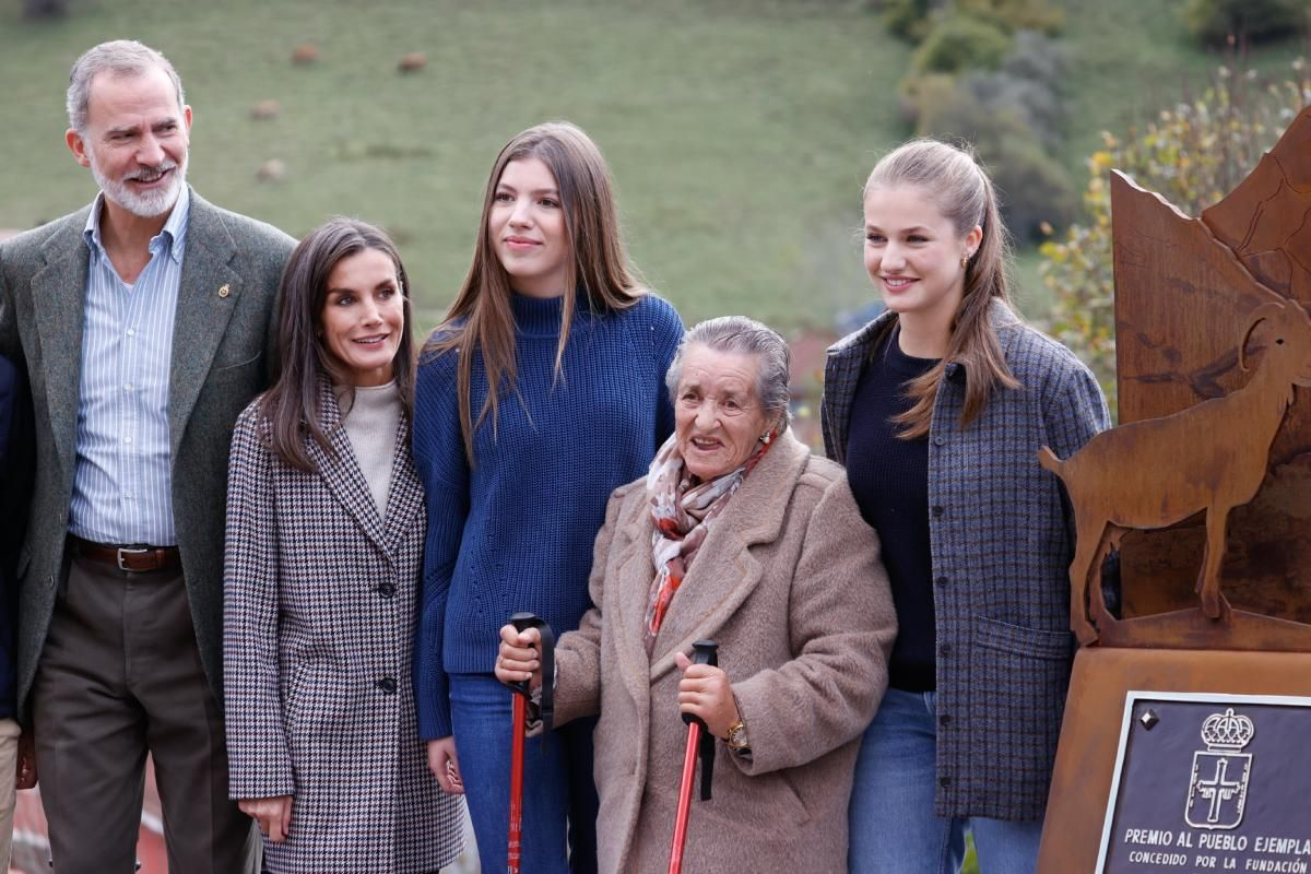 Las imágenes de la visita de la Familia Real a Sotres y todo lo que sabemos  del pueblo asturiano que ha sido elegido como Pueblo Ejemplar 2024 - Woman