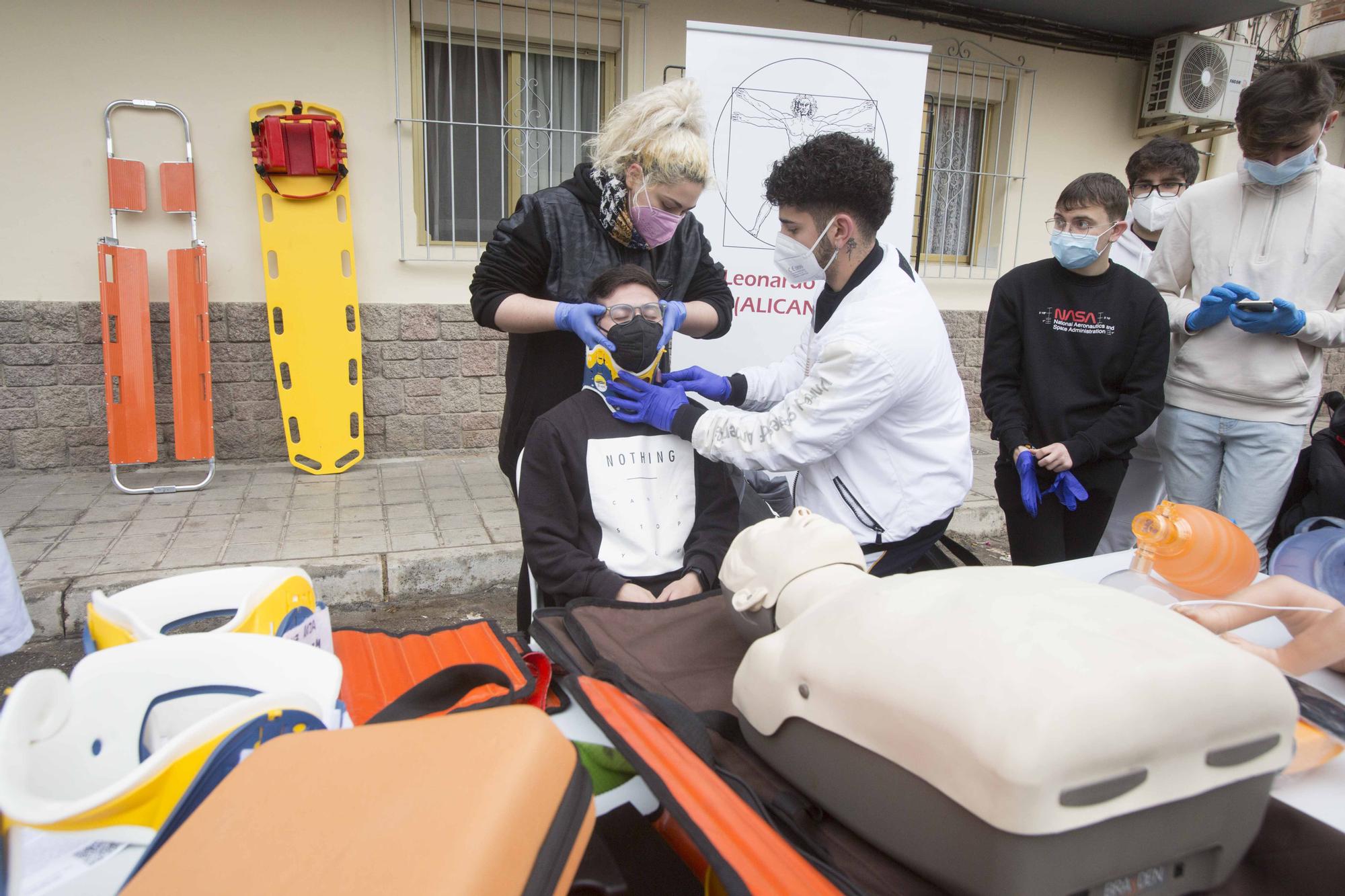 Talleres de estética, emergencias y laboratorios, en plena calle de Alicante