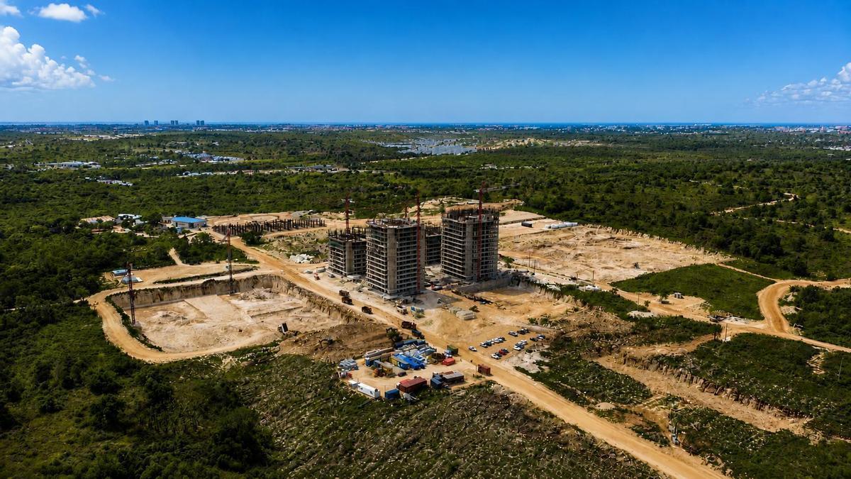 Vista aérea de las obras de Larimar City & Resort, uno de los grandes desarrollos inmobiliarios que avanzan actualmente en Punta Cana.