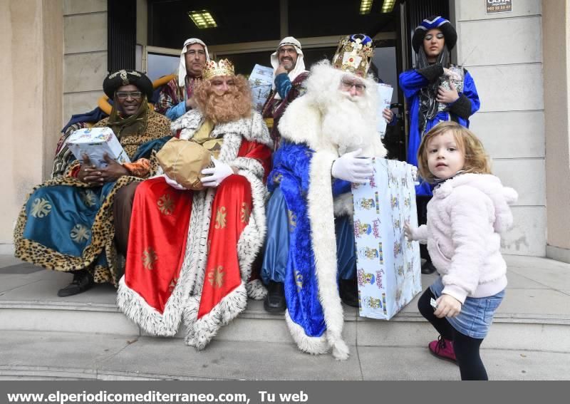 Los Reyes Magos repartieron regalos e ilusiones en Castellón