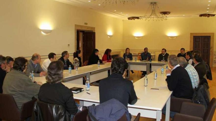 La reunión se celebró ayer en el Pazo de Liñares de Lalín.