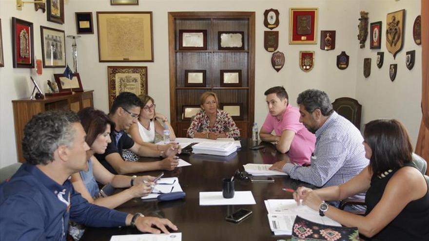 Los grupos políticos de Cáceres agilizan al fin las ayudas de emergencia social