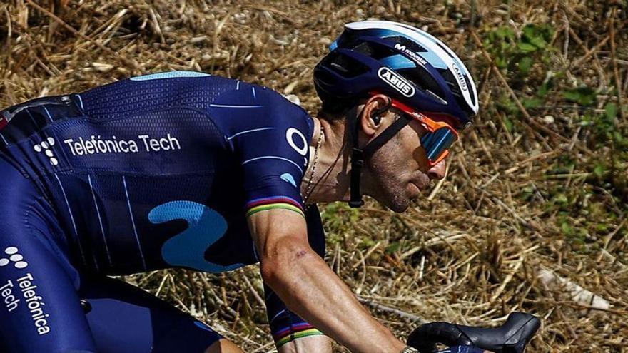 Alejandro Valverde, en una etapa del Giro. / SERGI LÓPEZ-EGEA