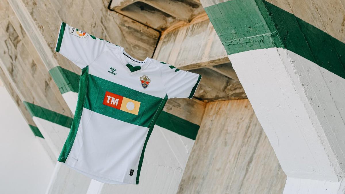 Nueva camiseta para Primera con la franja verde solo por delante ...