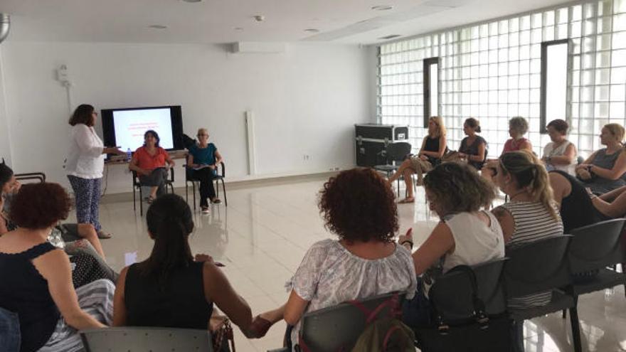 Marta Jiménez, directora de Igualdad, en la apertura del curso.