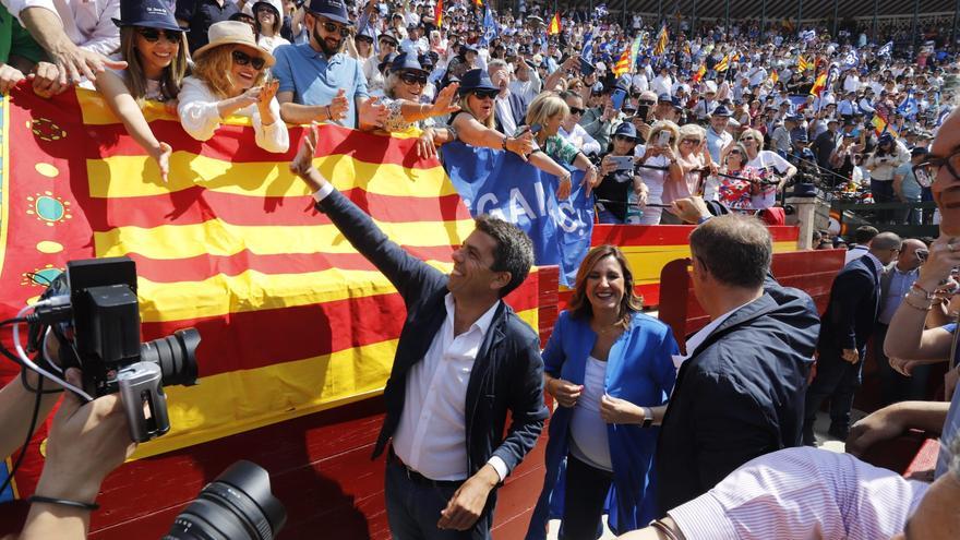 El PP se lanza a por el votante de Vox y Cs con una exhibición de músculo en València