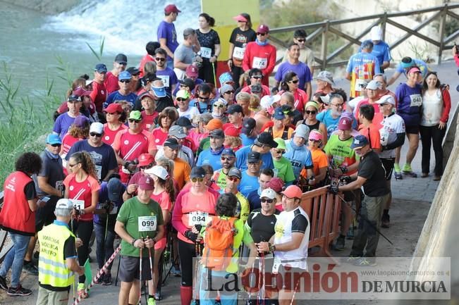 Marcha Nórdica en la mota del río Segura