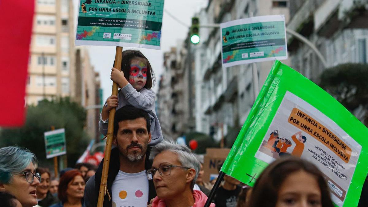 Concentración en Vigo contralos recortes en Educación.