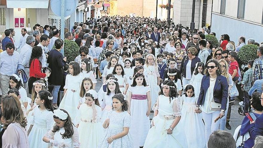 Multitudinaria procesión del día del Corpus Christi