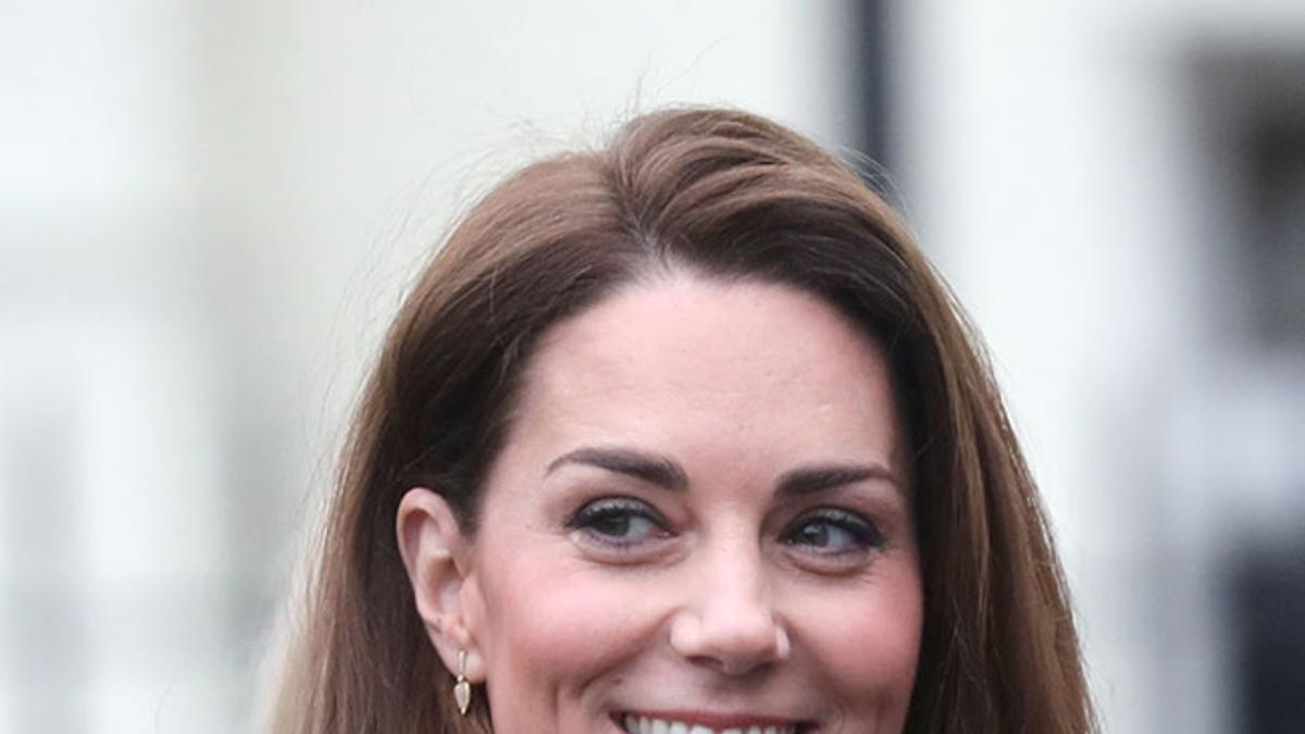 Kate Middleton con vestido verde de lana en un evento oficial