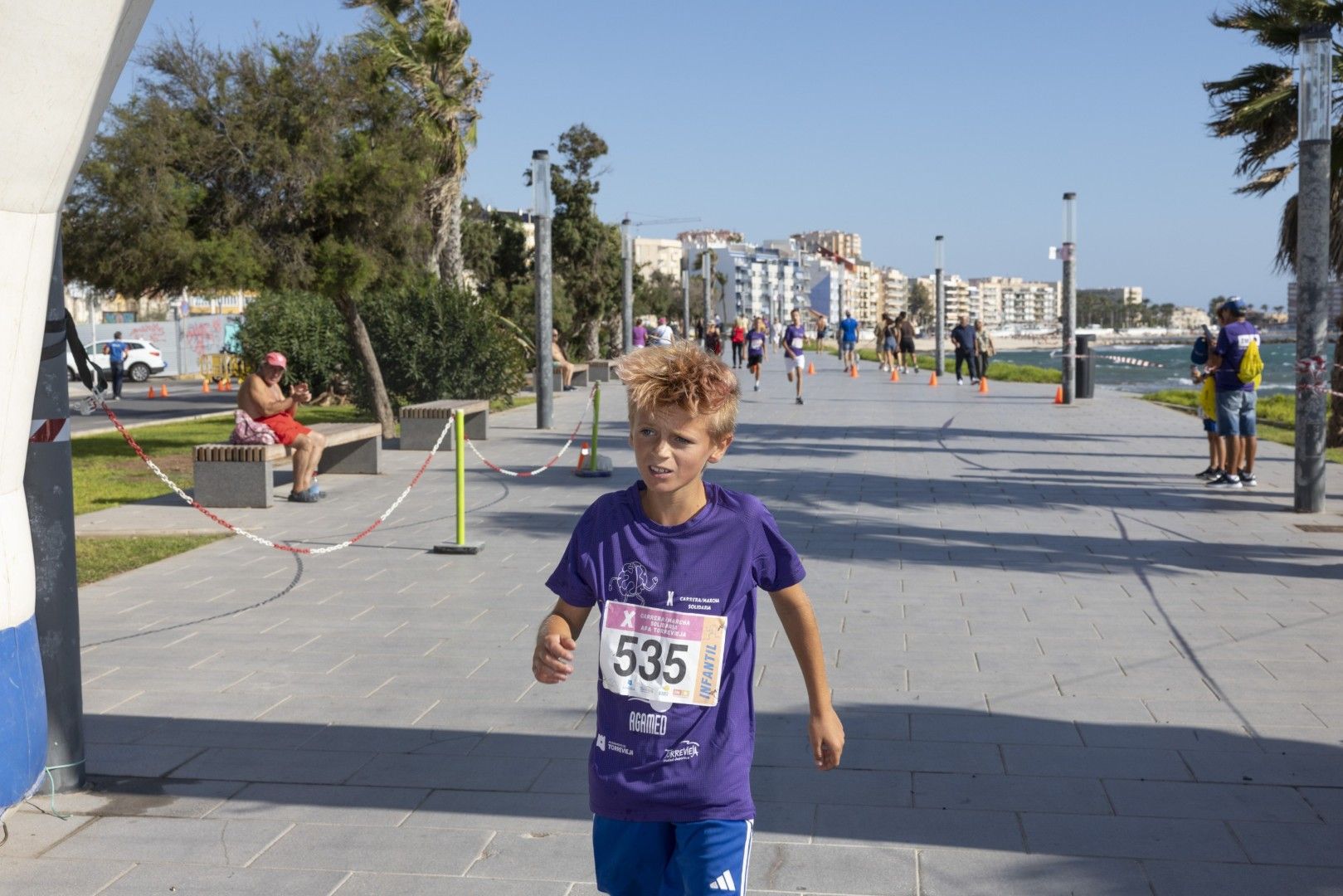 Así fue en imágenes una nueva edición de la carrera solidaria de AFA Torrevieja