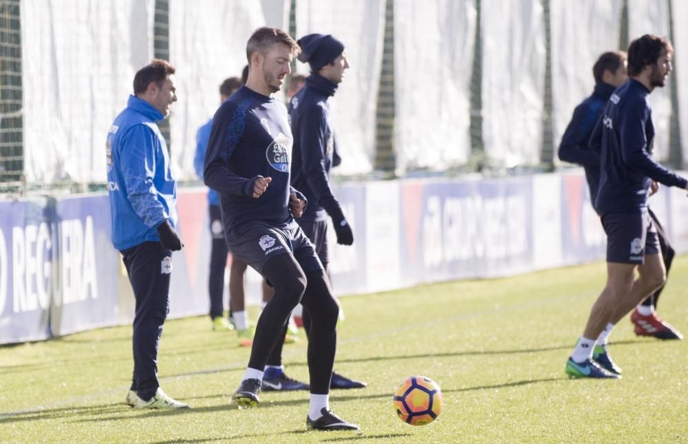 Gaël Kakuta trabajó esta mañana en Abegondo por primera vez desde su incorporación al Deportivo, donde jugará cedido hasta final de temporada.