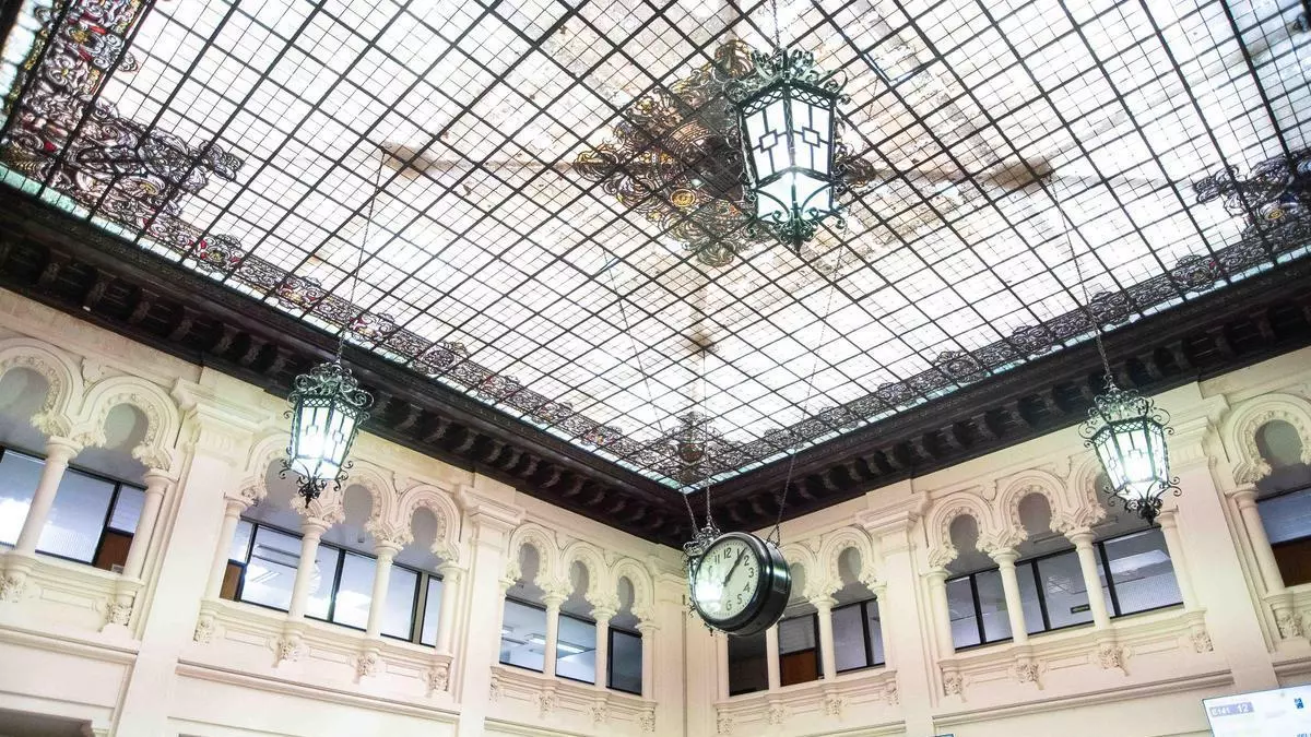 El impresionante edificio del paseo Independencia que cumple 100 años: una historia cargada de detalles
