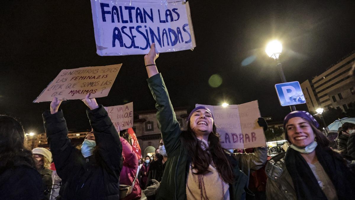 Asturias muestra su rechazo a la violencia contra las mujeres: todas las protestas por concejos