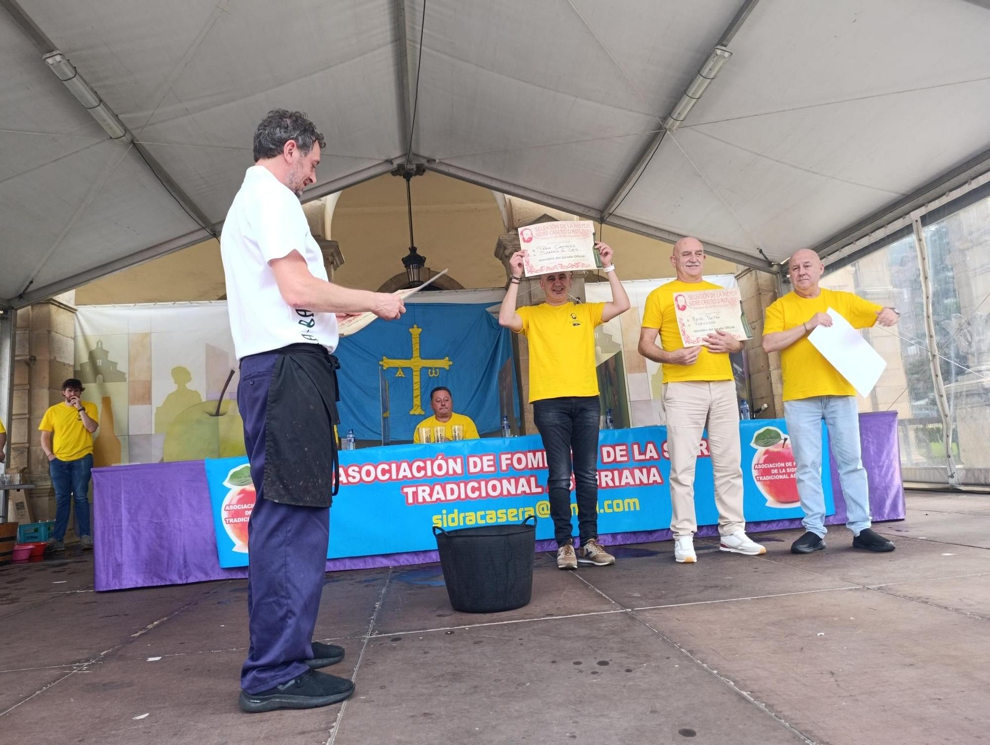 Héctor García, de Llanes,  gana la "champions" de la sidra casera en Villaviciosa