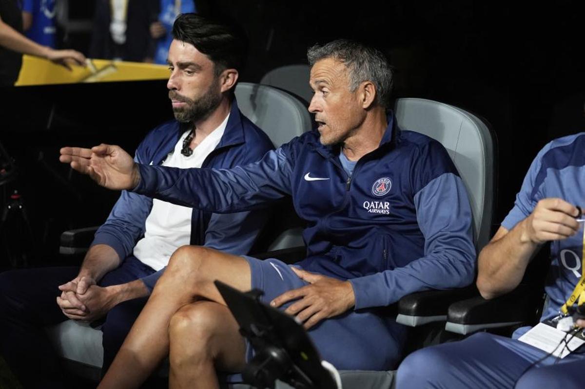 Luis Enrique en el banquillo