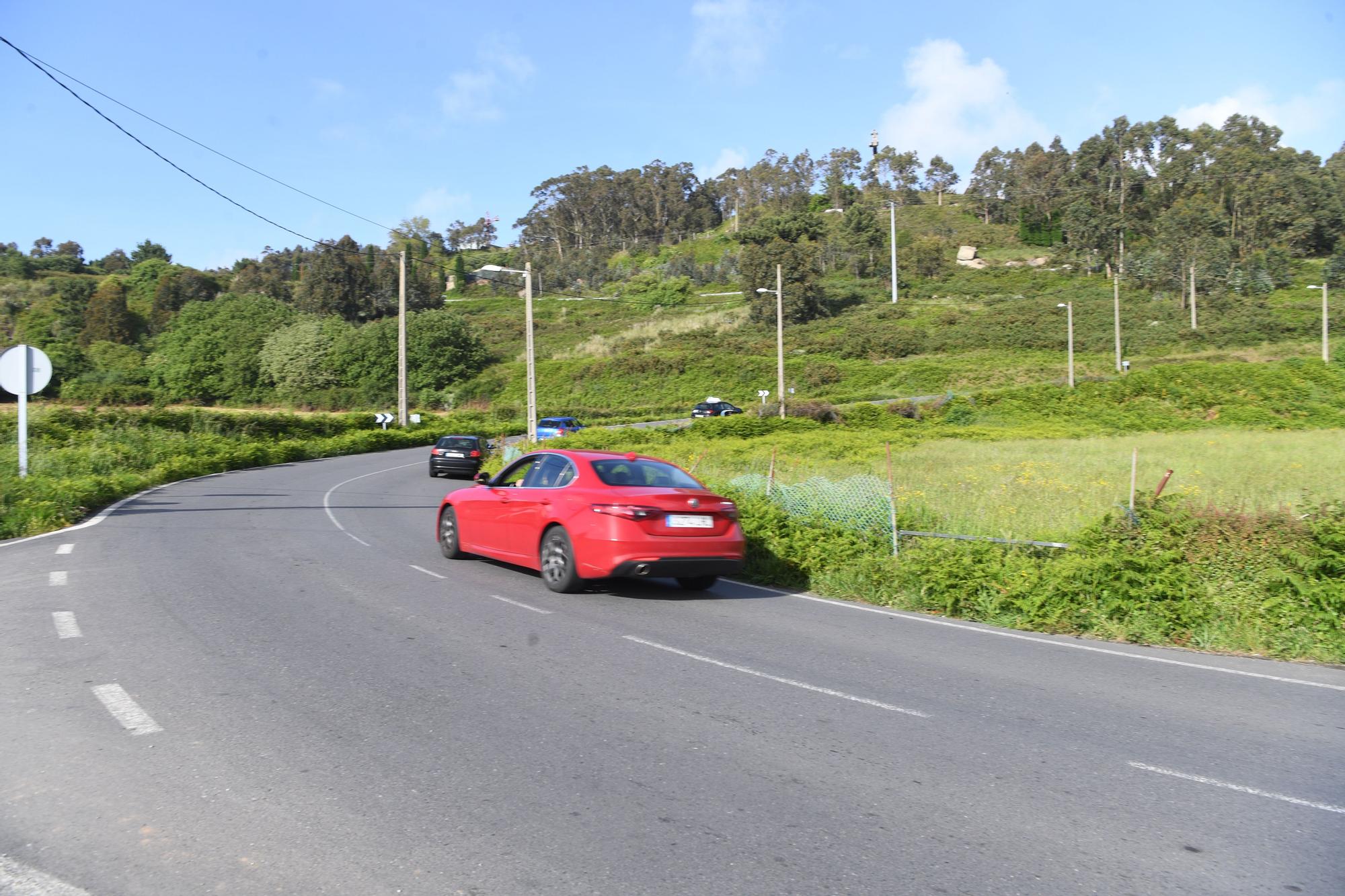 La Diputación cederá al Concello tres carreteras de la zona rural de A Coruña