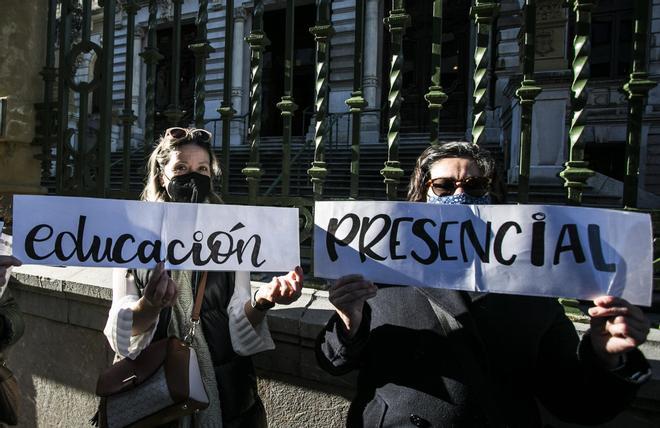 Concentraciones contra la semipresencialidad en la Educación