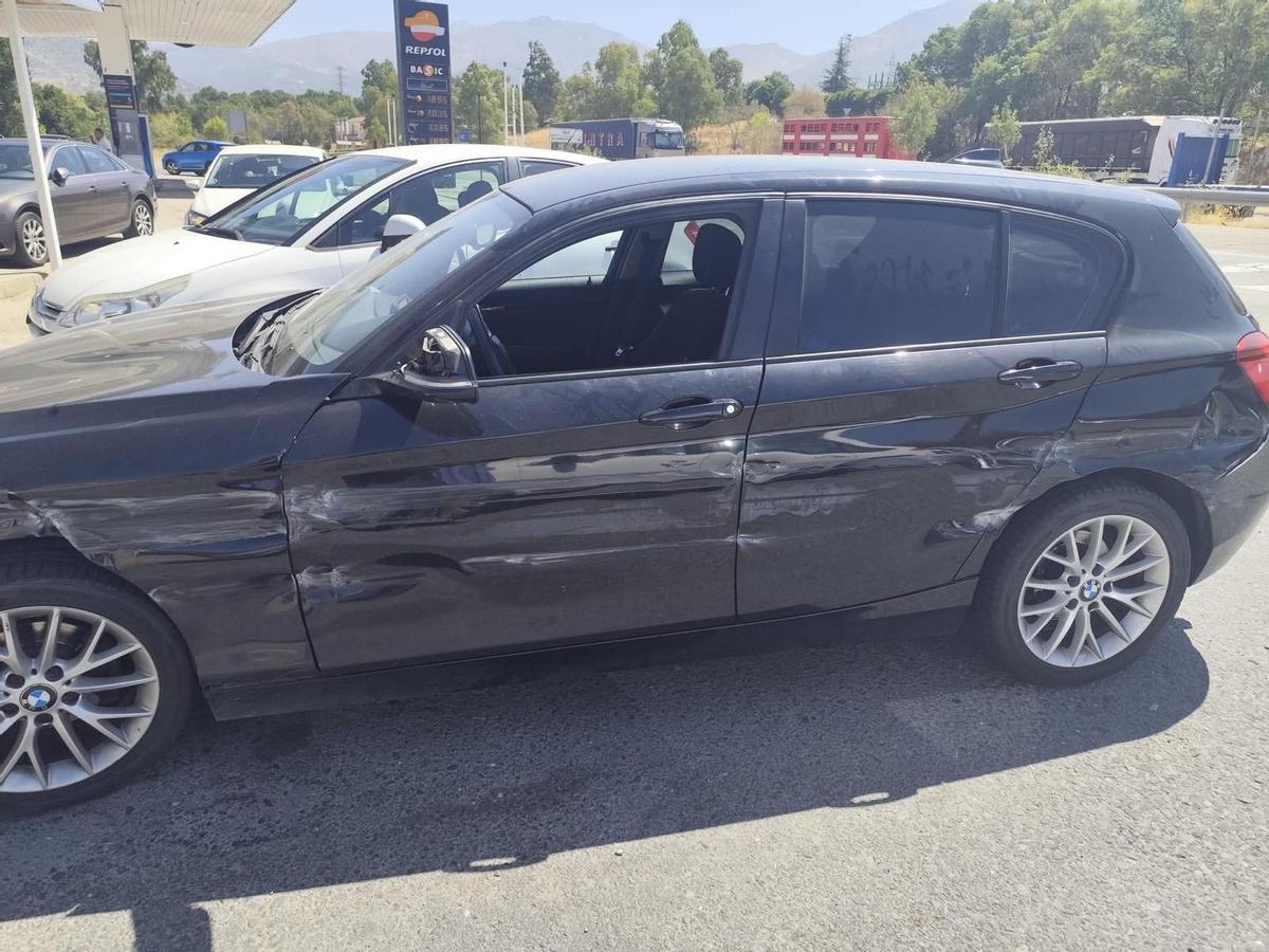 Así quedó el vehículo de la familia accidentada.