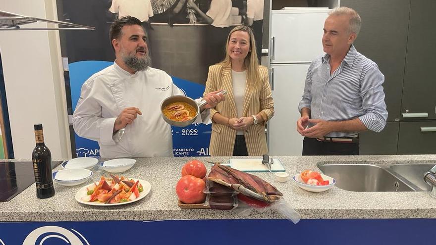 Sergio Sierra abre el espacio de cocina en directo del Mercado Central de Alicante