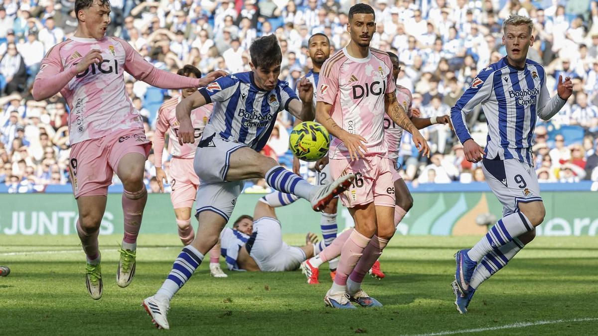 La Real Sociedad viene de protagonizar un inaudito empate con el Oviedo (3-3)