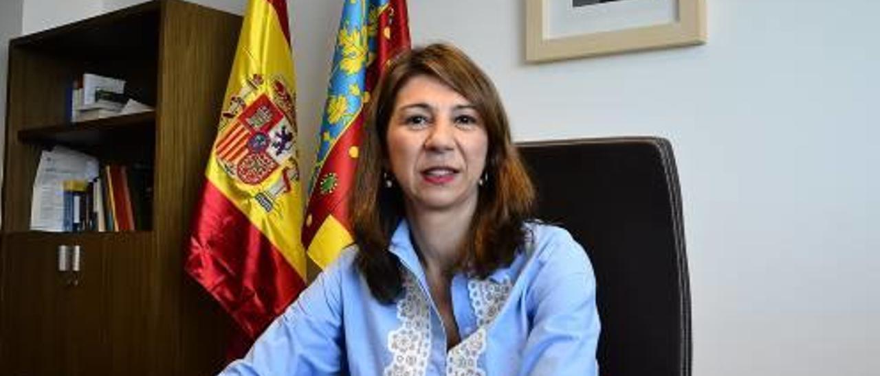 La decana de la Ciudad de la Justicia de Elche, María José Boix, en su despacho del Juzgado de Instrucción 5 de la ciudad.