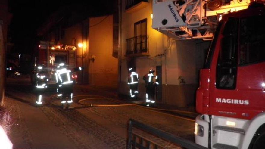 La mala combustión de un calentador provoca un incendio en una cocina de Florián de Ocampo