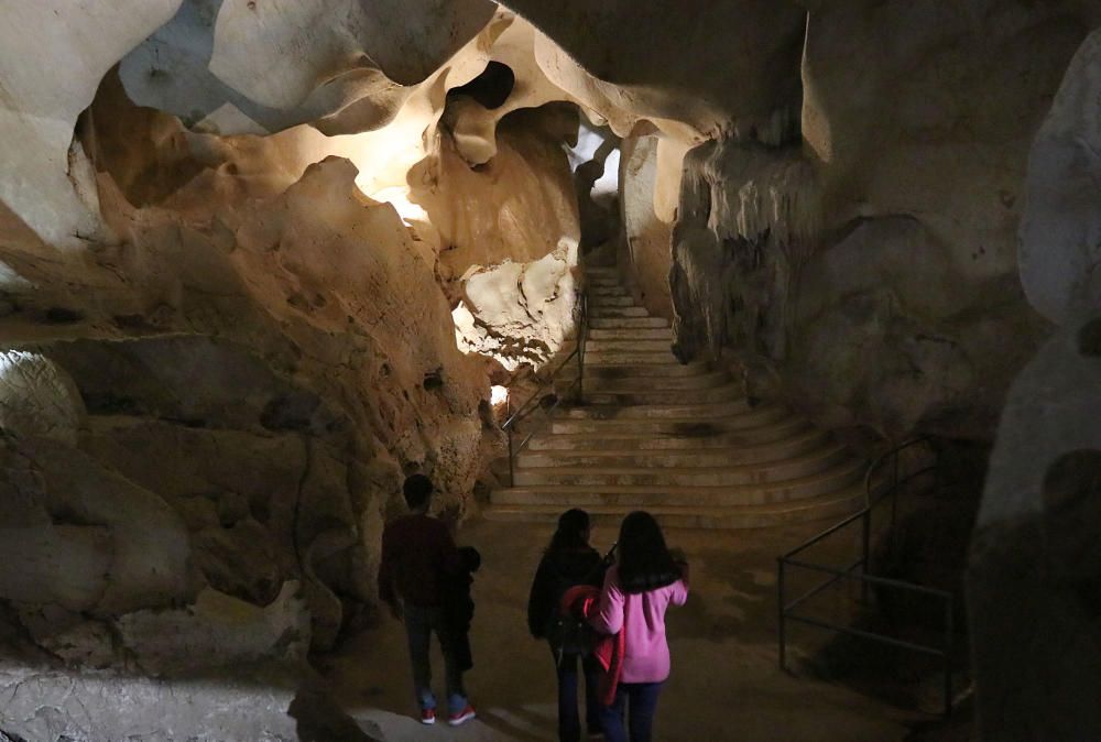 La familia propietaria de la Cueva del Tesoro reclama que un arqueólogo se haga cargo de la dirección del monumento
