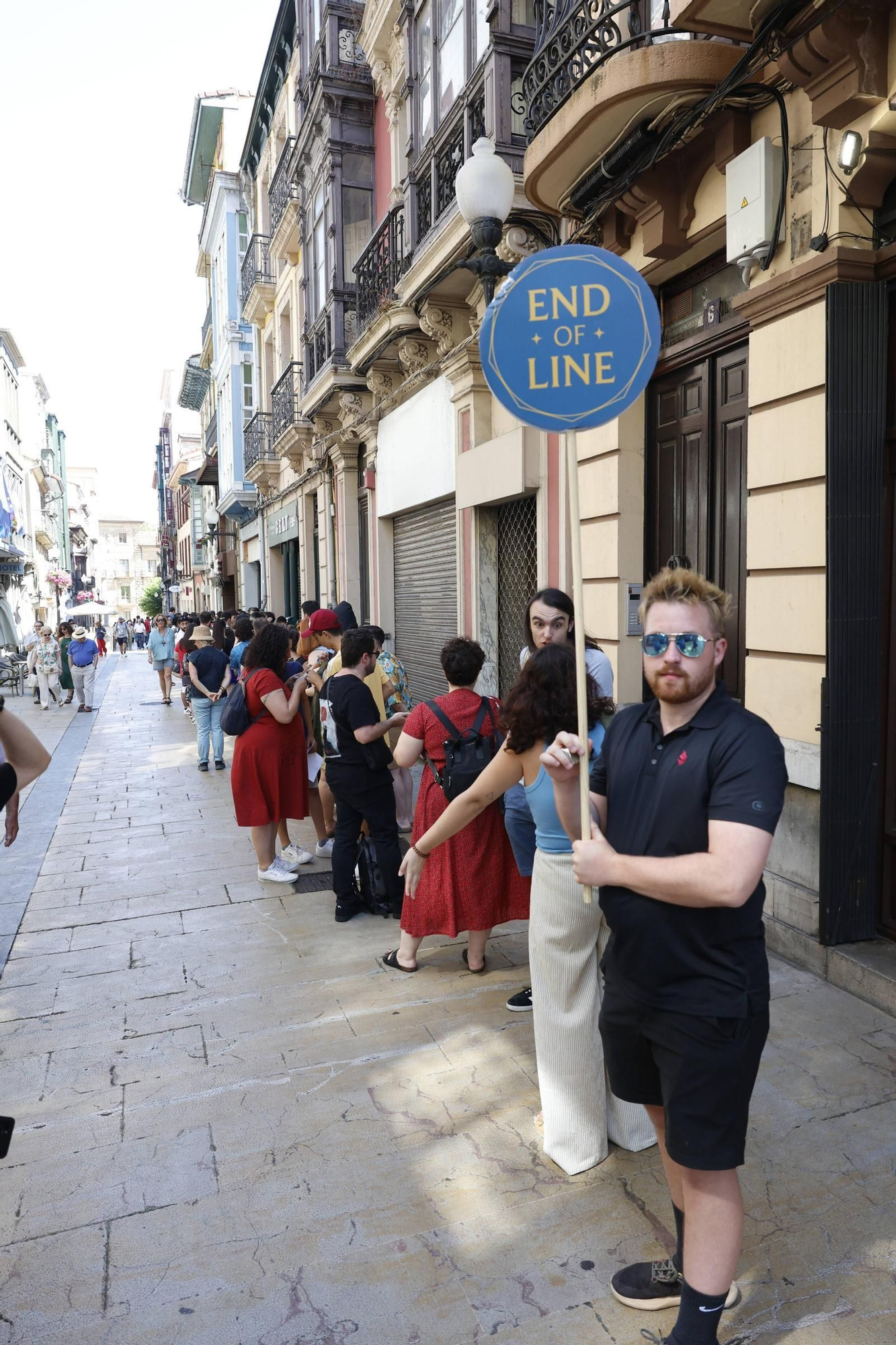 EN IMÁGENES: Brandon Sanderson desata la locura en su segundo día en Avilés