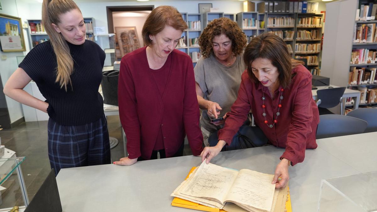 Entrega del manuscrito al archivo municipal de Ibiza
