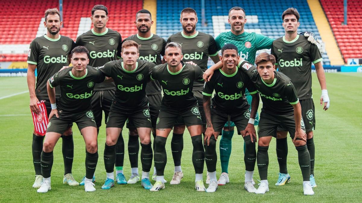 Este es el once del Girona que saltó al campo del Blackburn Rovers